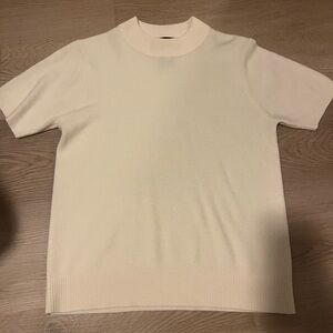 Women’s cream short sleeve sweater